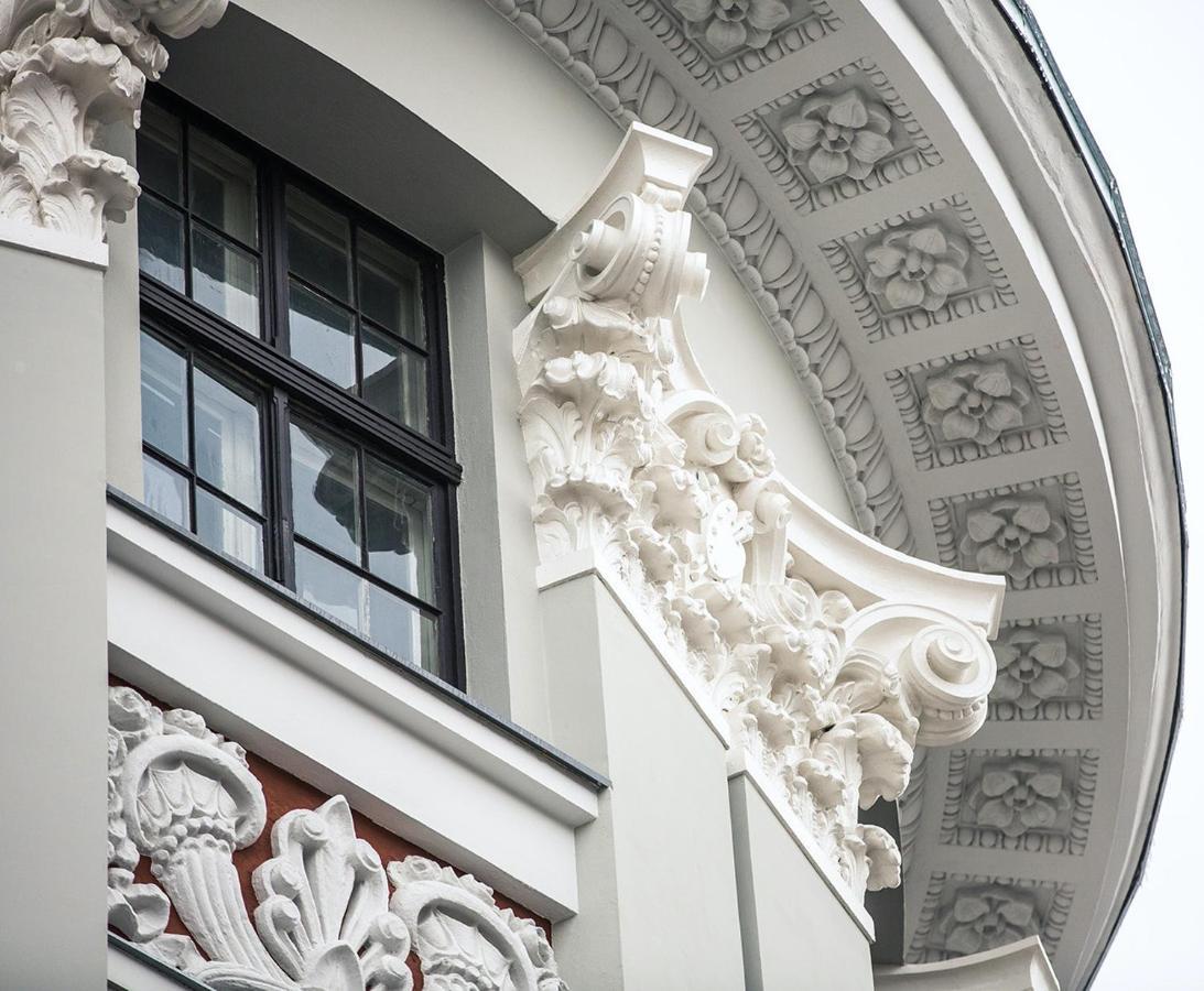 Centrally Located Apartment Overlooking Vermanes Park Riga Exterior photo